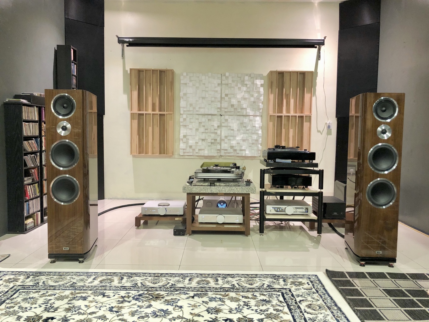 Difference between an Audiophile and an Audio Technician’s Set Up ...